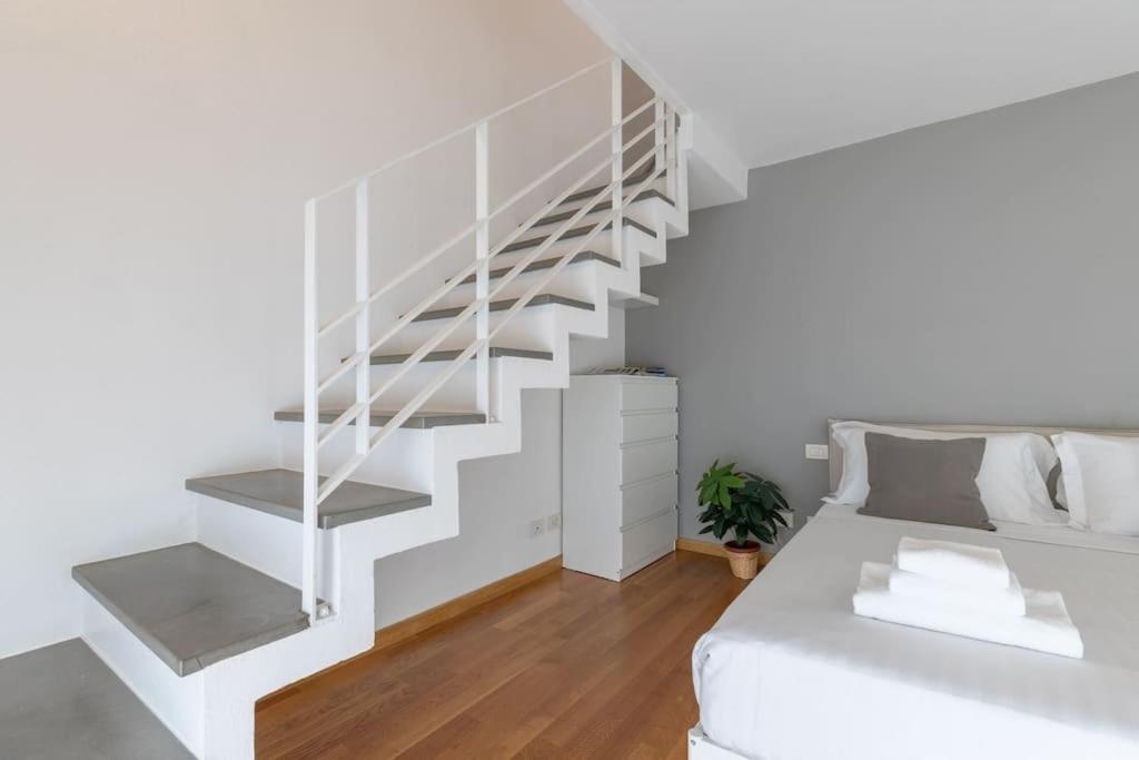 Ammirato Duplex In *